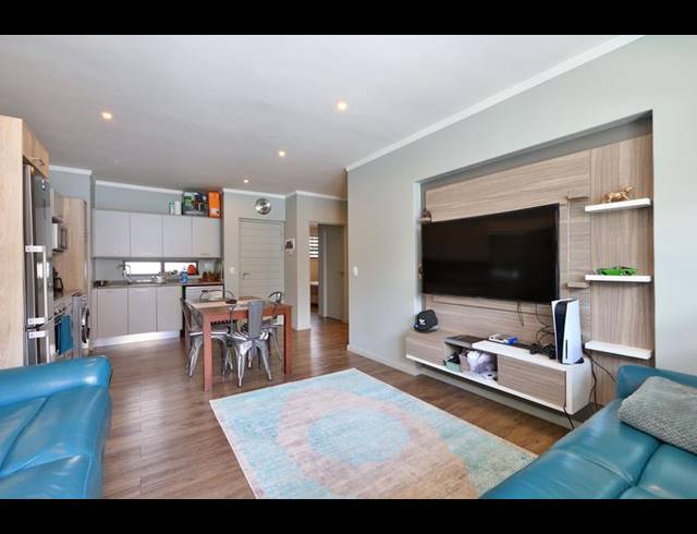 2 BEDROOM APARTMENT FOR SALE IN ROSEBANK